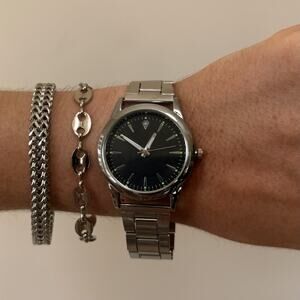 Y2K Silver Quartz Watch with Black Minimal Dial Unisex 8.5" New